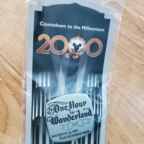 Disney One Hour in Wonderland TV 1950 Pin - Picture 4 of 4